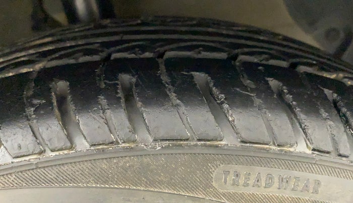 2014 Hyundai Xcent S 1.2, Petrol, Manual, 78,740 km, Right Front Tyre Tread