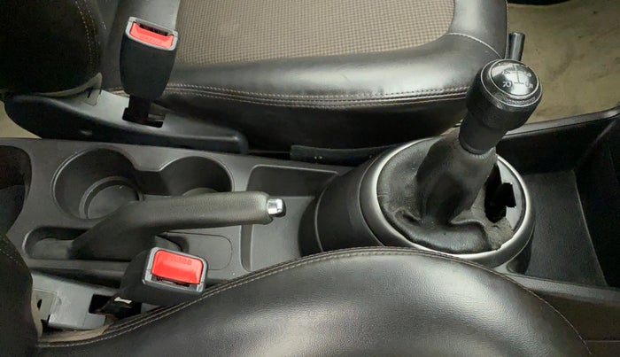 2013 Hyundai i20 MAGNA (O) 1.2, Petrol, Manual, 38,706 km, Gear Lever