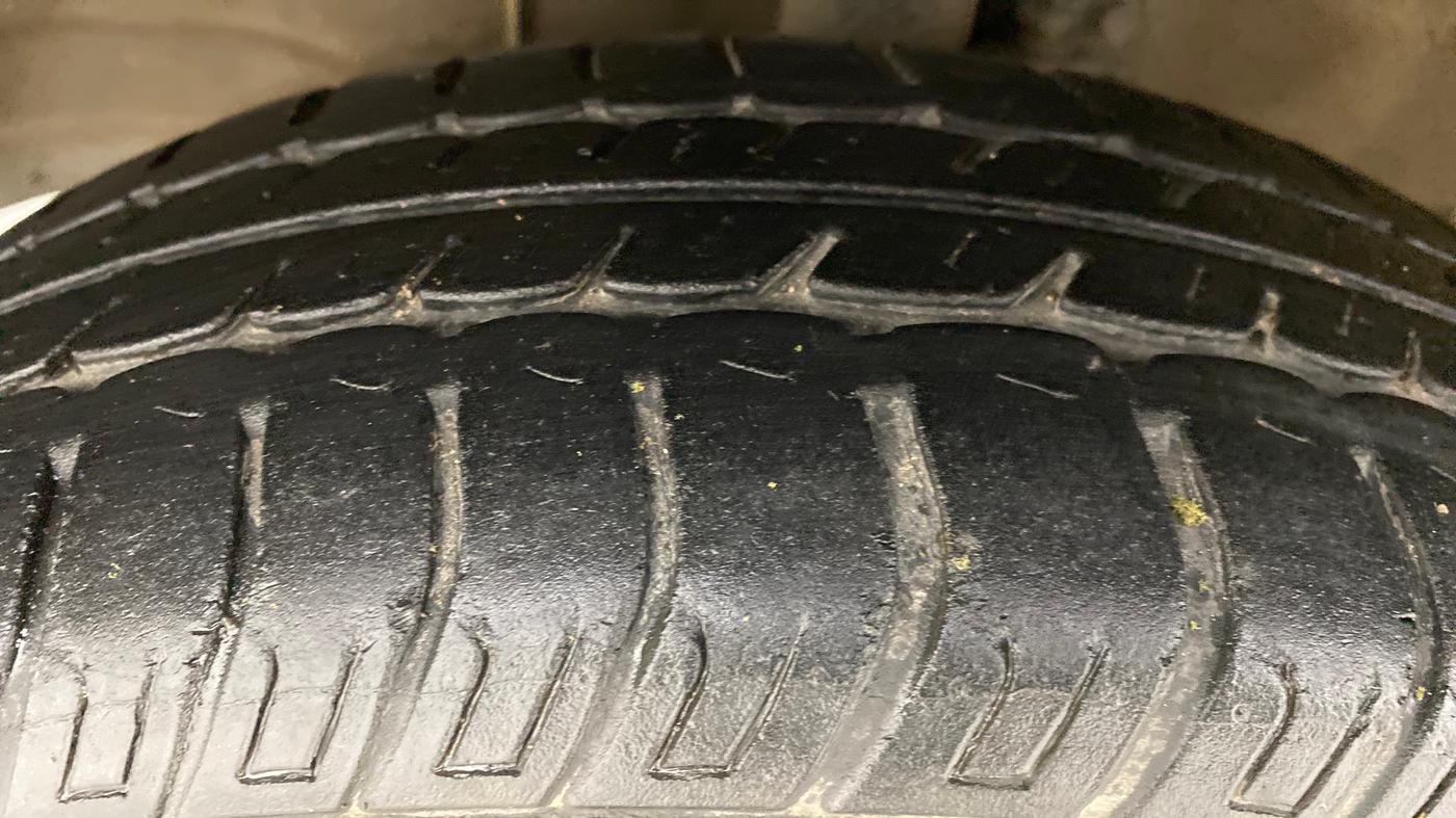 2018 Maruti Wagon R 1.0 VXI OPT, Petrol, Manual, 29,592 km, Left Front Tyre Tread