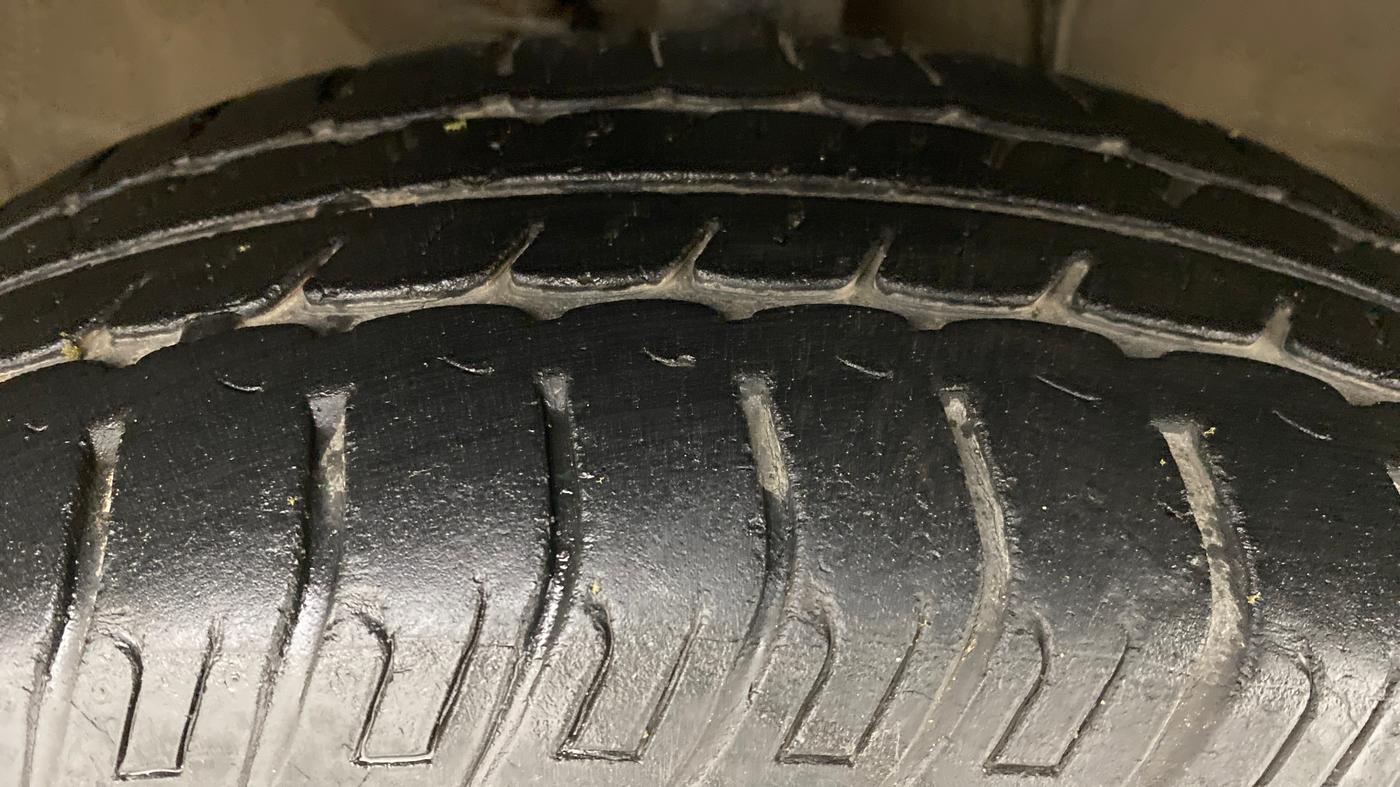 2018 Maruti Wagon R 1.0 VXI OPT, Petrol, Manual, 29,592 km, Right Front Tyre Tread