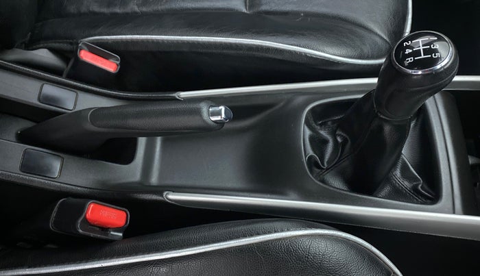 2017 Maruti Baleno DELTA PETROL 1.2, CNG, Manual, 42,603 km, Gear Lever