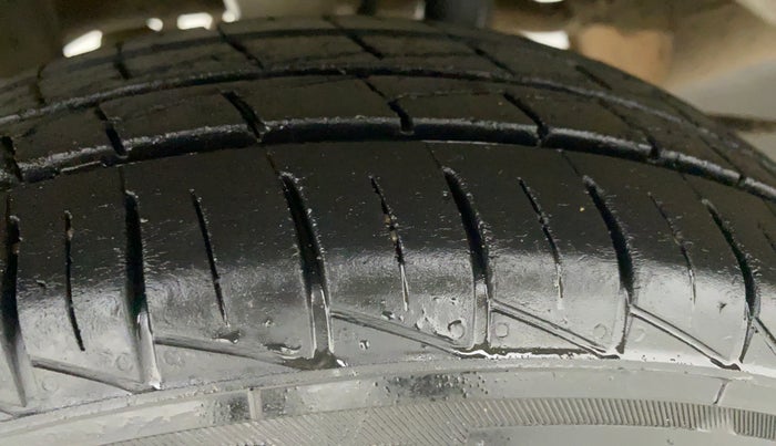 2020 Maruti Alto LXI, Petrol, Manual, 28,235 km, Right Rear Tyre Tread