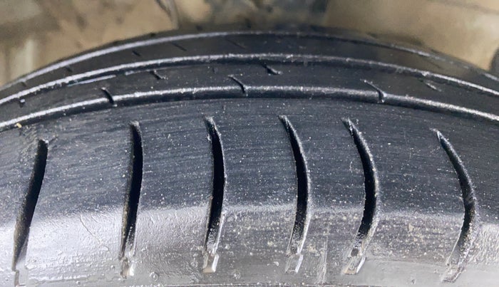 2021 Hyundai NEW SANTRO SPORTZ EXECUTIVE CNG, CNG, Manual, 78,271 km, Right Front Tyre Tread