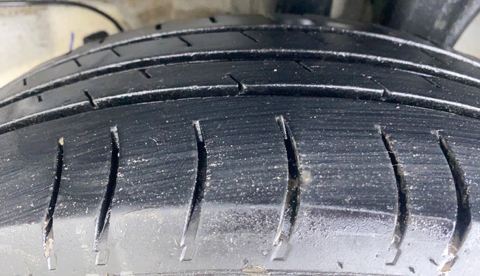 2021 Hyundai NEW SANTRO SPORTZ EXECUTIVE CNG, CNG, Manual, 78,271 km, Left Rear Tyre Tread