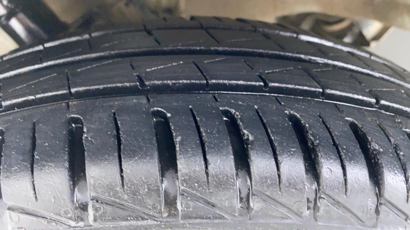 2021 Hyundai NEW SANTRO SPORTZ EXECUTIVE CNG, CNG, Manual, 78,271 km, Left Front Tyre Tread