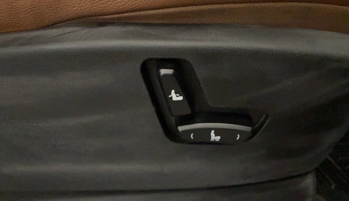 2021 MG HECTOR PLUS SELECT 2.0 DIESEL TURBO MT 7-STR, Diesel, Manual, 91,620 km, Driver Side Adjustment Panel