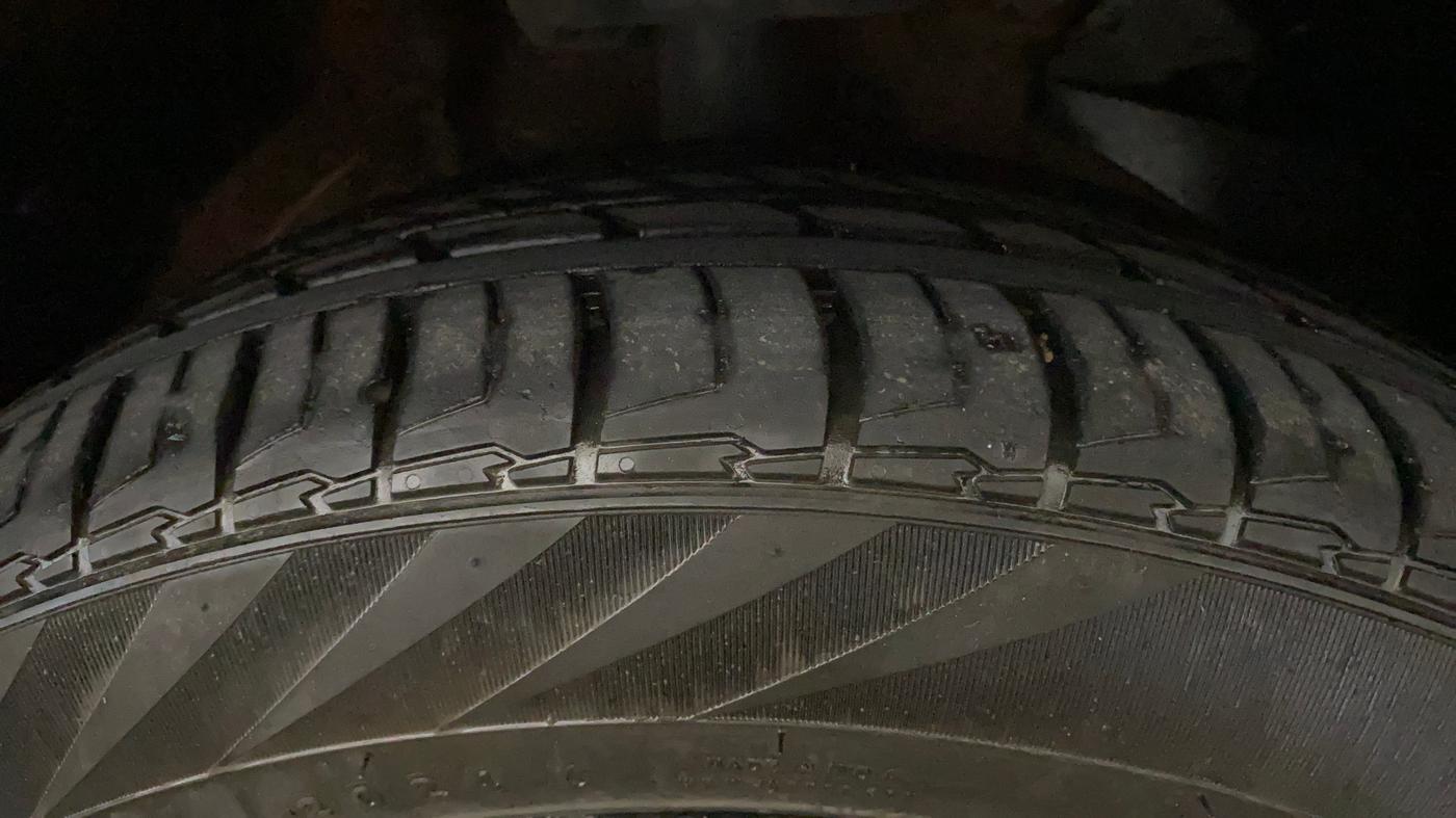2021 MG HECTOR PLUS SELECT 2.0 DIESEL TURBO MT 7-STR, Diesel, Manual, 92,330 km, Right Front Tyre Tread