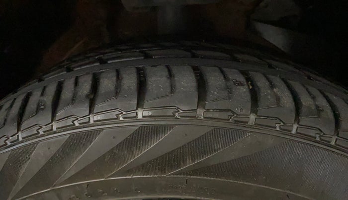 2021 MG HECTOR PLUS SELECT 2.0 DIESEL TURBO MT 7-STR, Diesel, Manual, 91,620 km, Right Front Tyre Tread