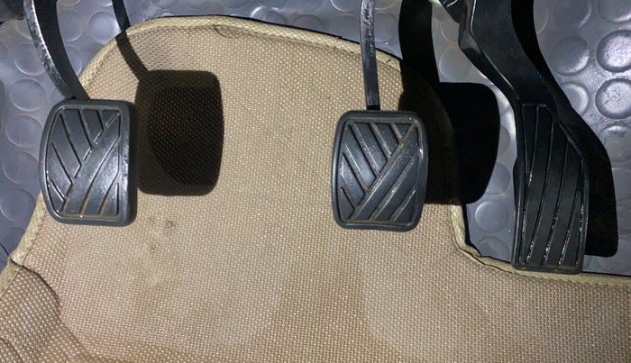 2013 Maruti Ritz VDI, Diesel, Manual, 1,20,414 km, Pedals