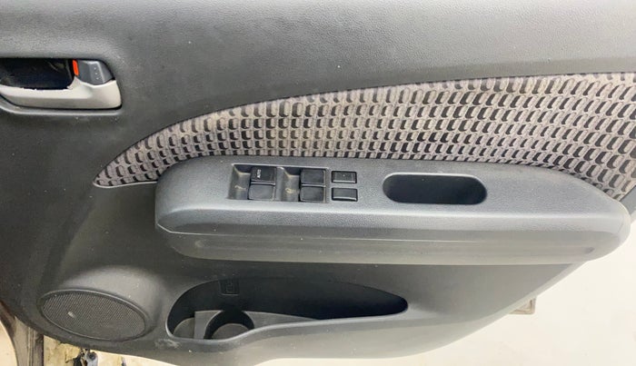 2013 Maruti Ritz VDI, Diesel, Manual, 1,20,414 km, Driver Side Door Panels Control