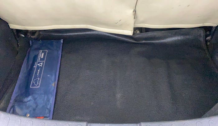 2013 Maruti Ritz VDI, Diesel, Manual, 1,20,414 km, Boot Inside