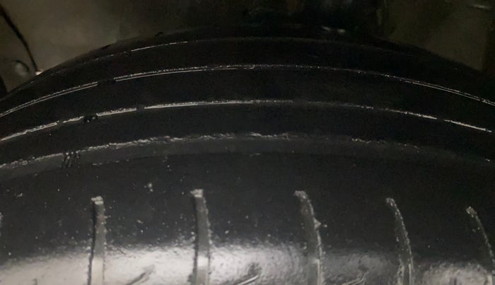 2013 Maruti Ritz VDI, Diesel, Manual, 1,20,414 km, Left Front Tyre Tread