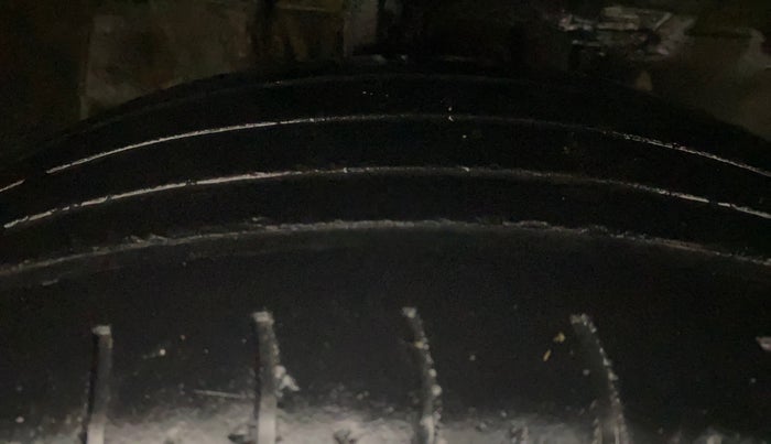 2013 Maruti Ritz VDI, Diesel, Manual, 1,20,414 km, Right Front Tyre Tread