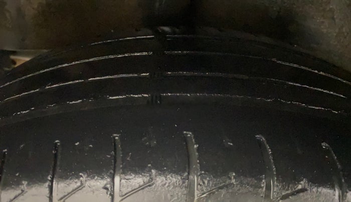 2013 Maruti Ritz VDI, Diesel, Manual, 1,20,414 km, Right Rear Tyre Tread