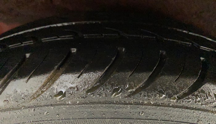 2011 Hyundai i10 MAGNA 1.2, Petrol, Manual, 43,547 km, Right Rear Tyre Tread