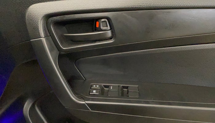 2022 Maruti Vitara Brezza LXI, Petrol, Manual, 38,066 km, Driver Side Door Panels Control