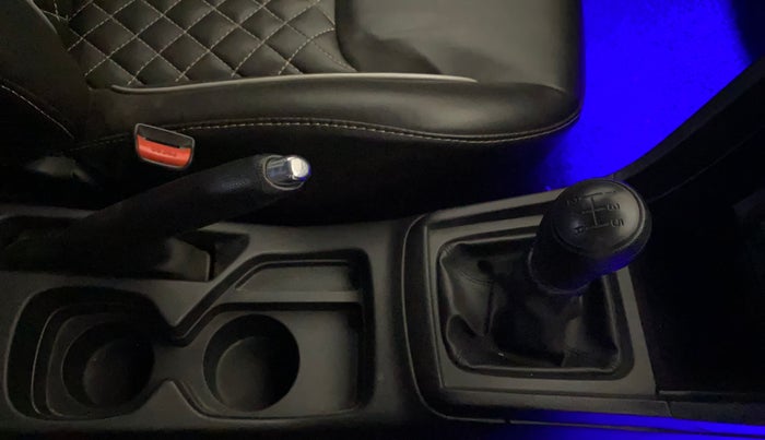 2022 Maruti Vitara Brezza LXI, Petrol, Manual, 38,066 km, Gear Lever