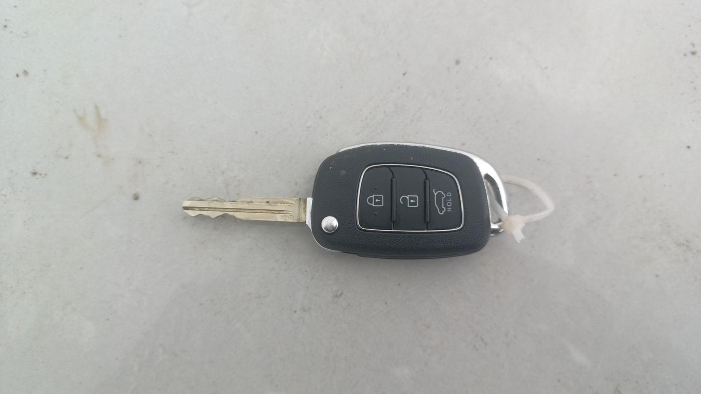 2023 Hyundai VENUE S (O) 1.0 TURBO IMT, Petrol, Manual, 41,079 km, Key Close Up
