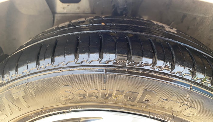 2021 Hyundai GRAND I10 NIOS ASTA AMT 1.2 KAPPA VTVT, Petrol, Automatic, 50,766 km, Left Front Tyre Tread