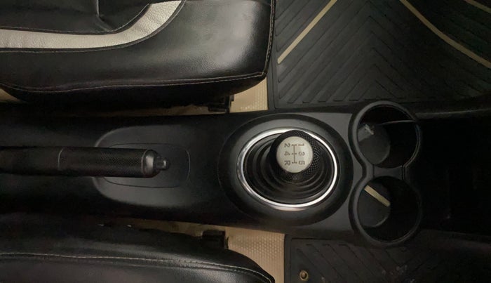 2013 Honda Brio S MT, Petrol, Manual, 79,070 km, Gear Lever