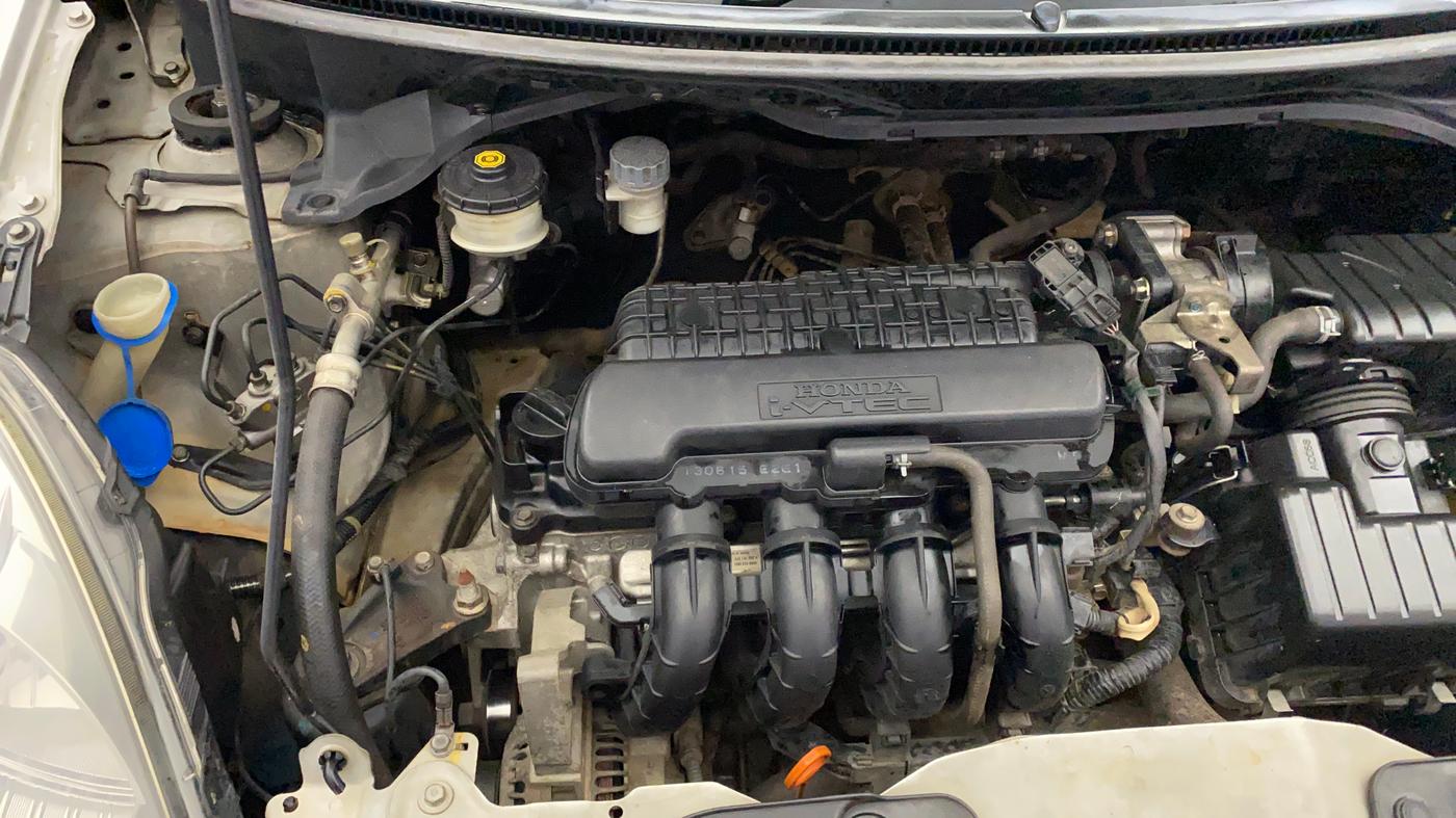 2013 Honda Brio S MT, Petrol, Manual, 79,070 km, Engine View - Right
