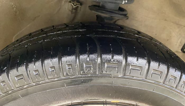 2019 Maruti Alto 800 LXI, Petrol, Manual, 31,027 km, Right Front Tyre Tread