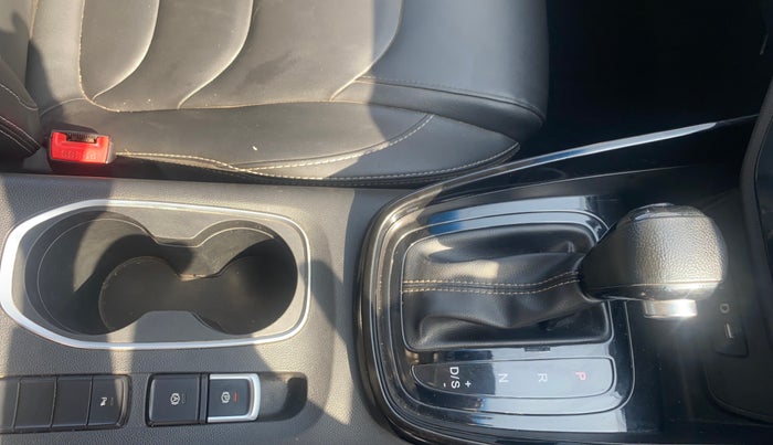 2019 MG HECTOR SMART 1.5 DCT PETROL, Petrol, Automatic, 48,170 km, Gear Lever