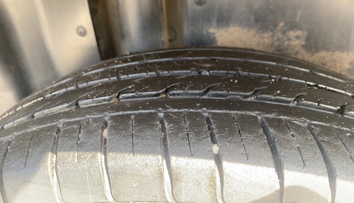 2019 MG HECTOR SMART 1.5 DCT PETROL, Petrol, Automatic, 48,170 km, Right Rear Tyre Tread