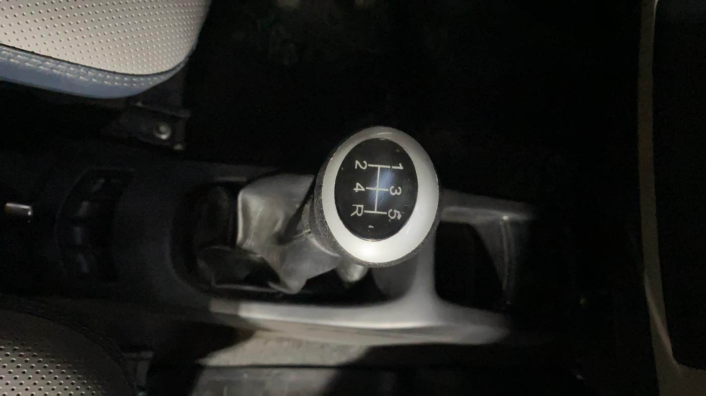 2013 Maruti Wagon R 1.0 VXI, Petrol, Manual, 13,038 km, Gear Lever