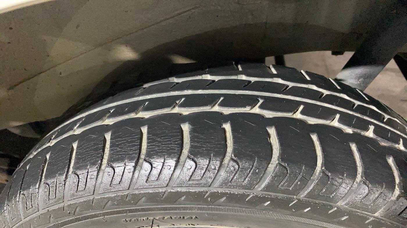 2013 Maruti Wagon R 1.0 VXI, Petrol, Manual, 13,038 km, Left Rear Tyre Tread