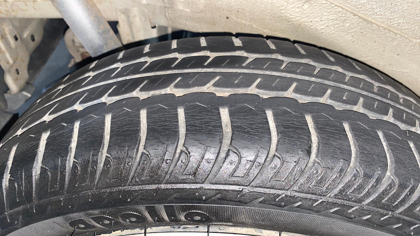 2013 Maruti Wagon R 1.0 VXI, Petrol, Manual, 13,038 km, Right Rear Tyre Tread