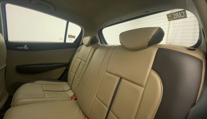 2011 Hyundai i20 SPORTZ 1.2, Petrol, Manual, 1,22,248 km, Right Side Rear Door Cabin