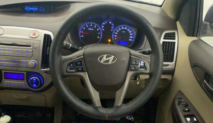 2011 Hyundai i20 SPORTZ 1.2, Petrol, Manual, 1,22,248 km, Steering Wheel Close Up