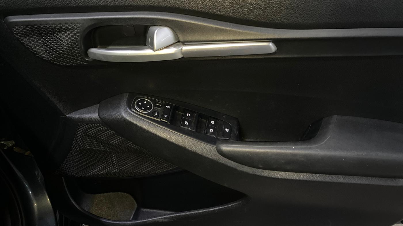 2021 KIA SELTOS HTK PLUS 1.5, Petrol, Manual, 57,145 km, Driver Side Door Panels Control
