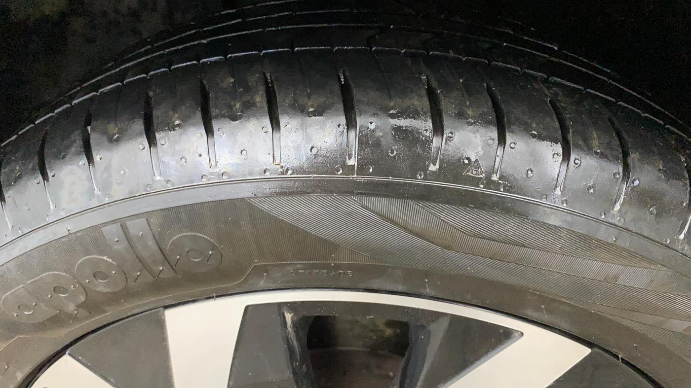 2023 Volkswagen TAIGUN GT PLUS 1.5 TSI DSG, Petrol, Automatic, 20,925 km, Left Front Tyre Tread