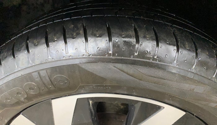 2023 Volkswagen TAIGUN GT PLUS 1.5 TSI DSG, Petrol, Automatic, 20,622 km, Left Front Tyre Tread