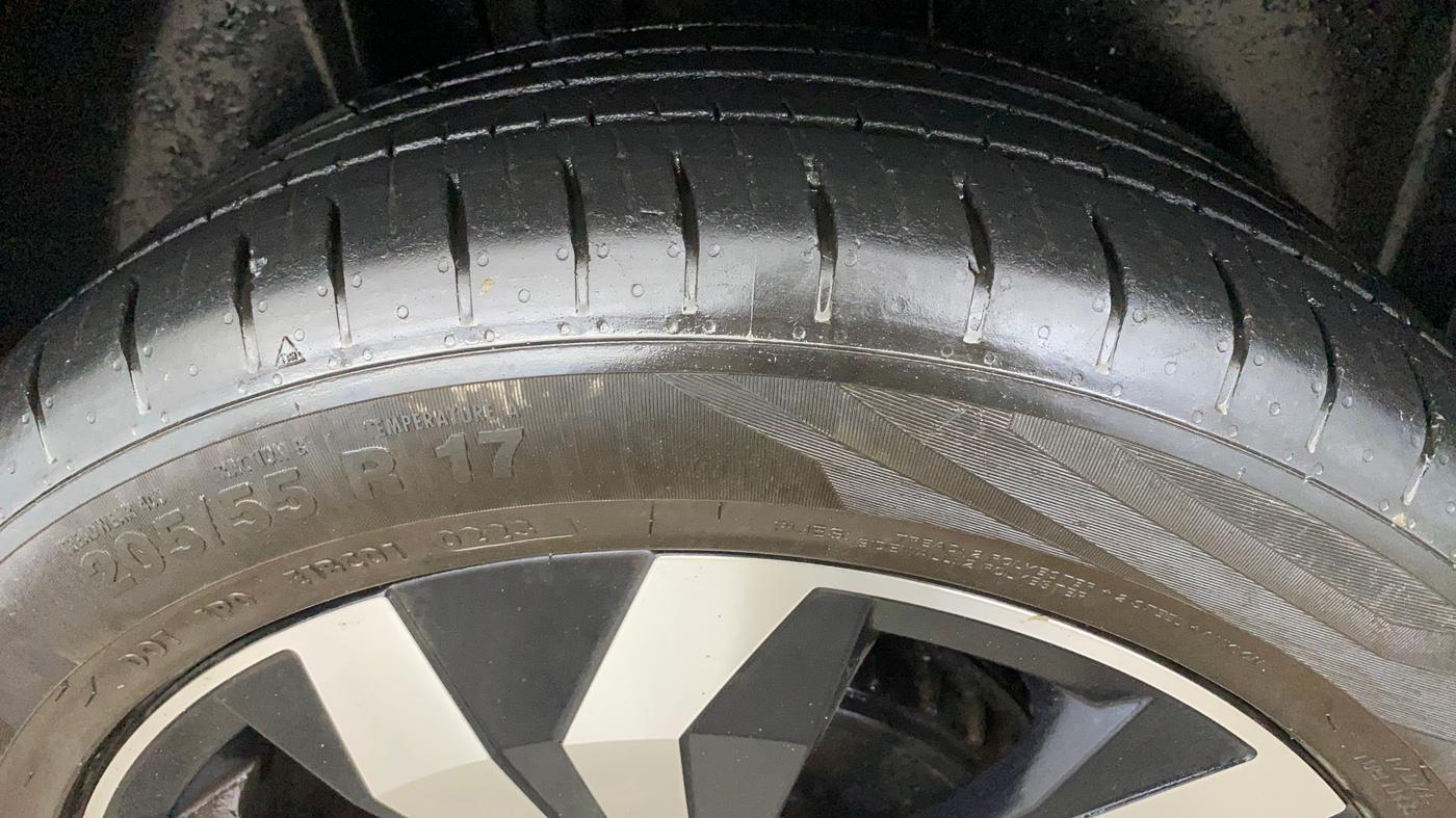 2023 Volkswagen TAIGUN GT PLUS 1.5 TSI DSG, Petrol, Automatic, 20,925 km, Right Rear Tyre Tread