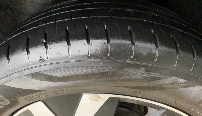 2023 Volkswagen TAIGUN GT PLUS 1.5 TSI DSG, Petrol, Automatic, 20,622 km, Left Rear Tyre Tread