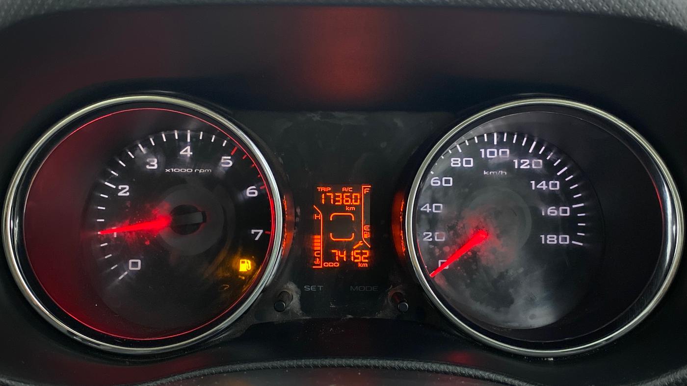 2016 Mahindra TUV300 T8, Diesel, Manual, 74,241 km, Odometer Image