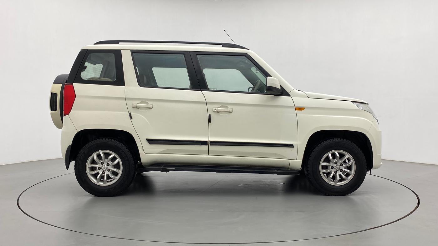 2016 Mahindra TUV300 T8, Diesel, Manual, 74,241 km, Right Side View