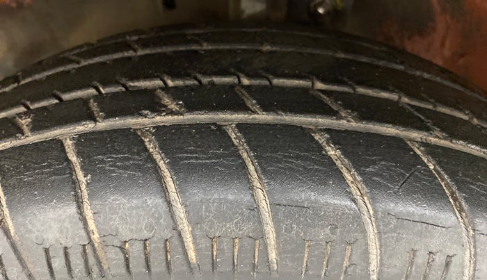 2014 Maruti Celerio VXI AMT, Petrol, Automatic, 76,329 km, Left Front Tyre Tread