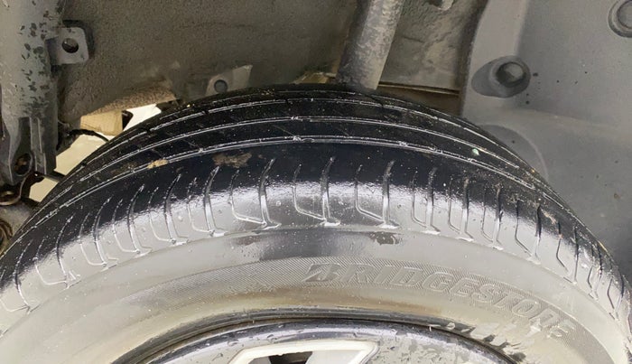 2018 Renault Duster RXE PETROL, Petrol, Manual, 77,522 km, Left Rear Tyre Tread