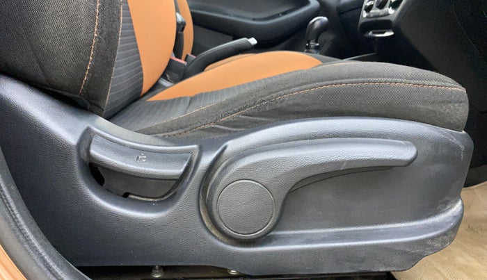 2015 Hyundai i20 Active 1.2 S, Petrol, Manual, 1,43,339 km, Driver Side Adjustment Panel