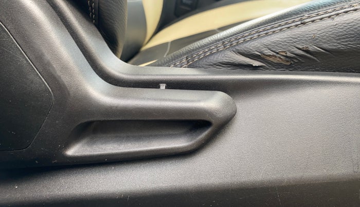 2020 Tata NEXON XM PETROL, Petrol, Manual, 75,060 km, Driver Side Adjustment Panel