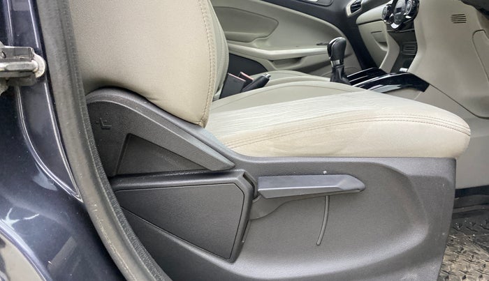 2014 Ford Ecosport TITANIUM 1.5L DIESEL (OPT), Diesel, Manual, 73,975 km, Driver Side Adjustment Panel