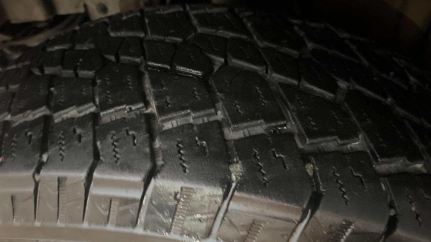 2022 Mahindra Thar LX PETROL HT 4WD AT, Petrol, Automatic, 18,289 km, Left Front Tyre Tread