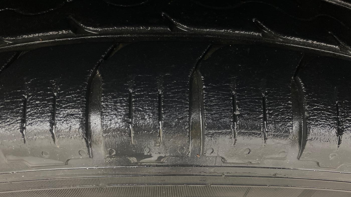 2013 Maruti SX4 ZXI, Petrol, Manual, 77,330 km, Left Front Tyre Tread