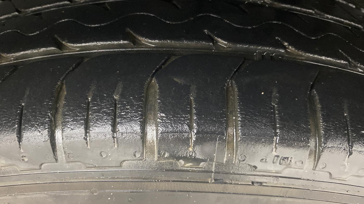 2013 Maruti SX4 ZXI, Petrol, Manual, 77,330 km, Left Rear Tyre Tread