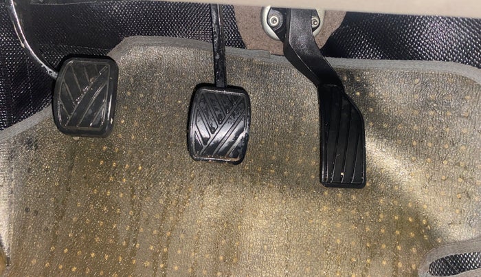 2013 Maruti SX4 ZXI, Petrol, Manual, 77,330 km, Pedals