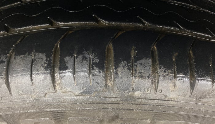 2013 Maruti SX4 ZXI, Petrol, Manual, 77,330 km, Right Rear Tyre Tread